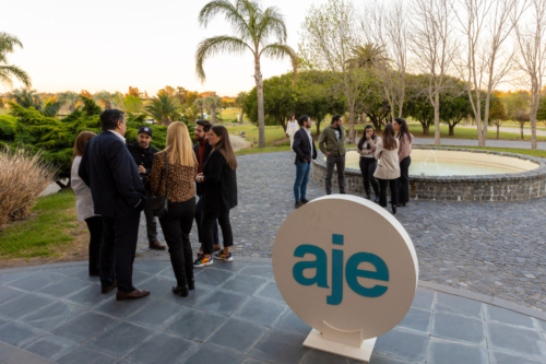 AJE CONECTA | Liderando el cambio (Colonia)