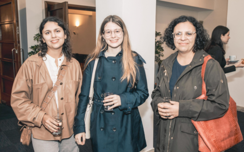 Mujeres al Mundo