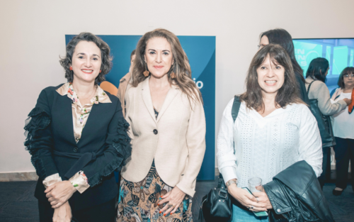 Mujeres al Mundo