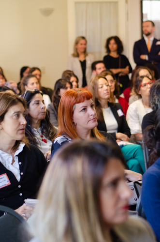 Mujeres en Escena: liderazgo, oratoria y networking. Un evento de la Delegación de la UE en Uruguay, organizado por Brava.