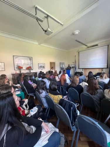 Mujeres en Escena: liderazgo, oratoria y networking. Un evento de la Delegación de la UE en Uruguay, organizado por Brava.