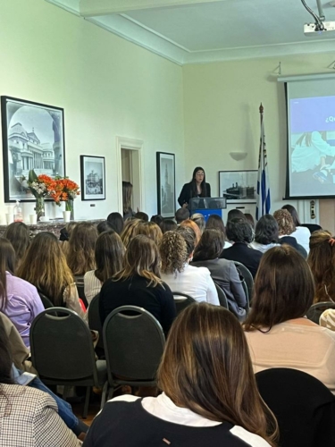 Mujeres en Escena: liderazgo, oratoria y networking. Un evento de la Delegación de la UE en Uruguay, organizado por Brava.